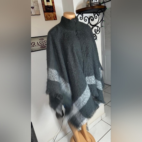 CAPE EXCELLENT CONDITIONS ONE SIZE - Picture 4 of 8